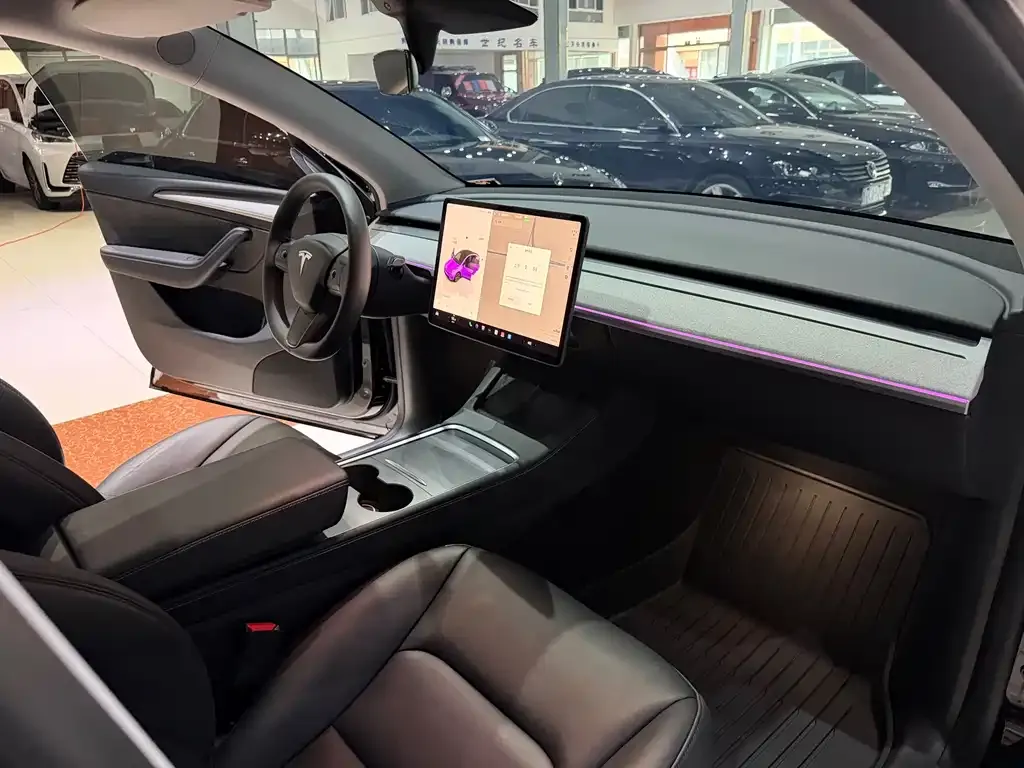 Tesla Model Y — фото 7
