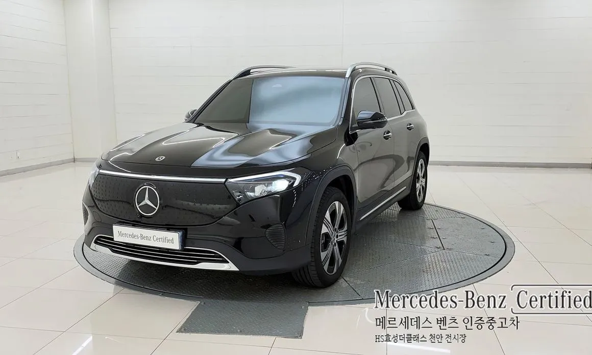 Mercedes-Benz EQB — фото 1