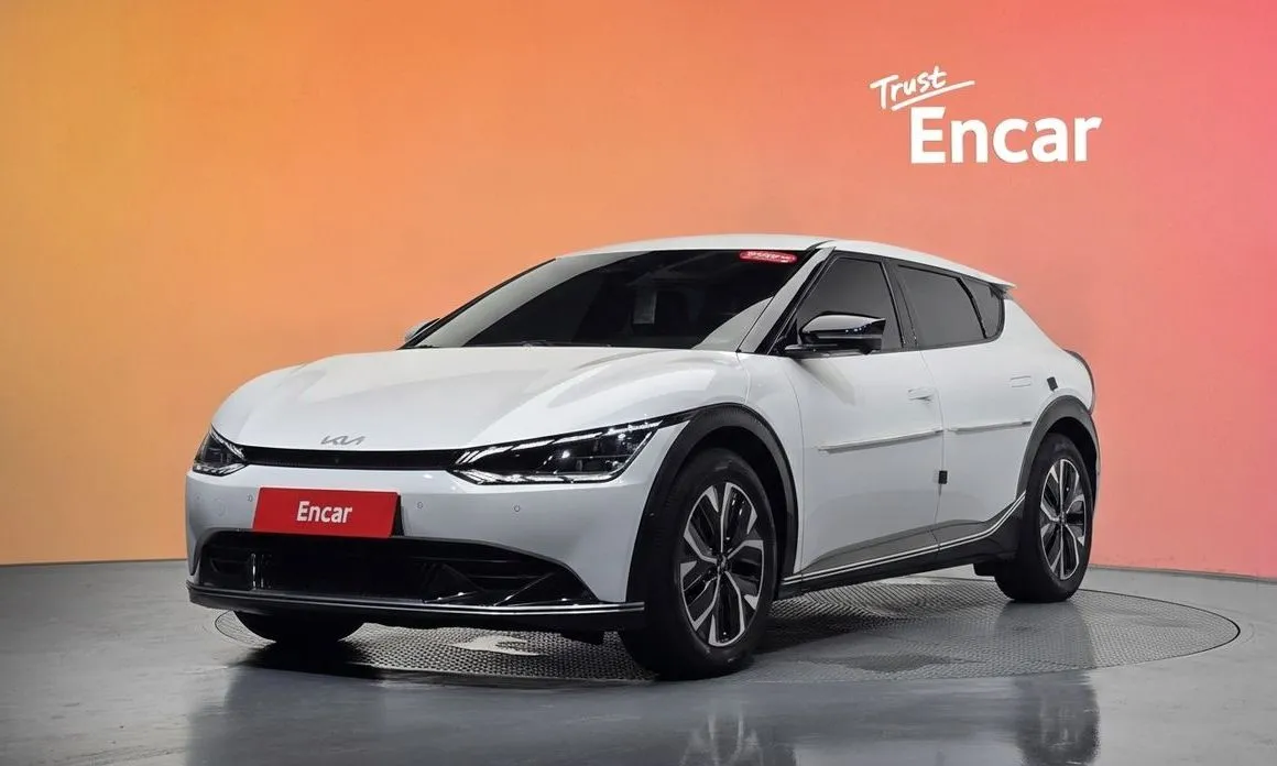 Kia EV6 — фото 1