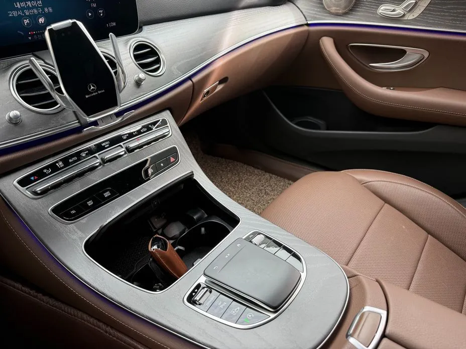 Mercedes-Benz E-Class — фото 10
