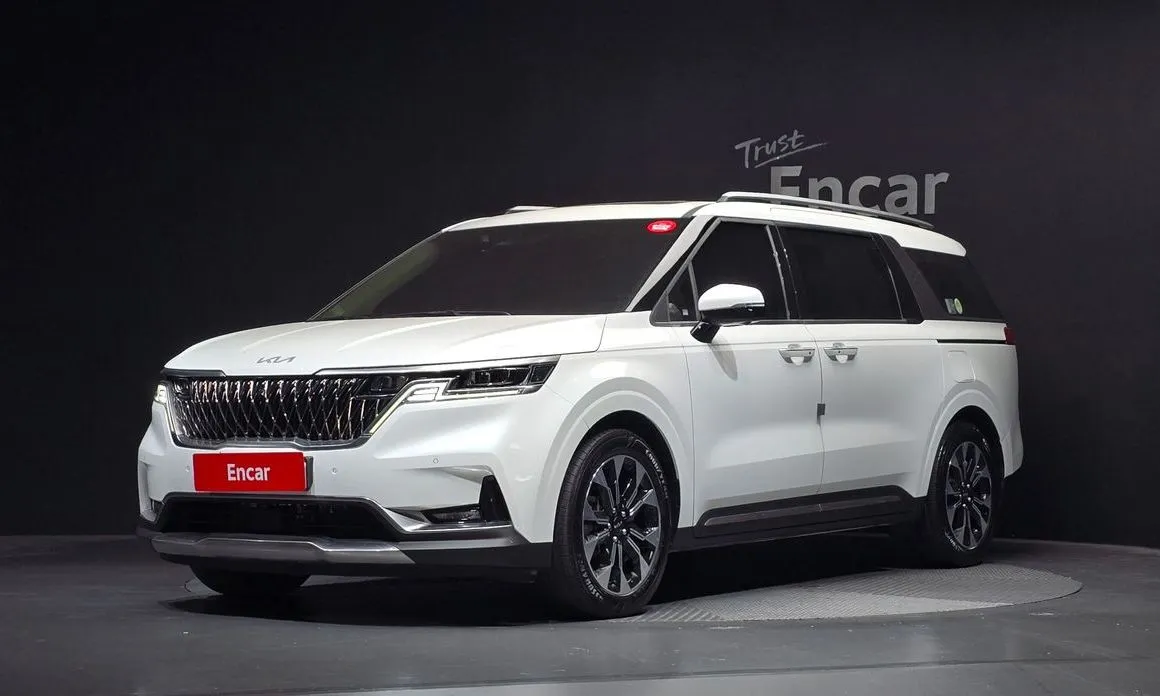 Kia Carnival — фото 1