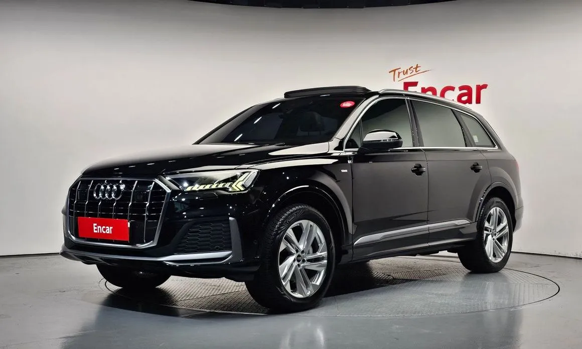 Audi Q7 — фото 1