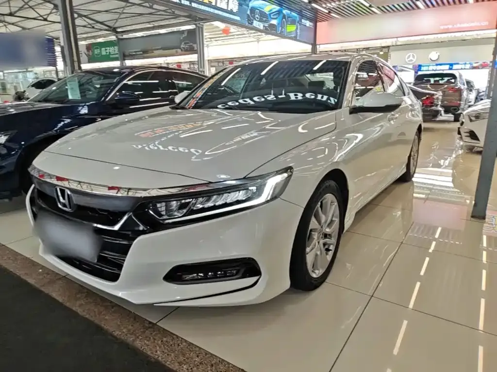 Honda Accord — фото 9
