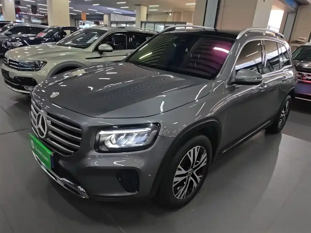 Mercedes-Benz GLB — фото 1