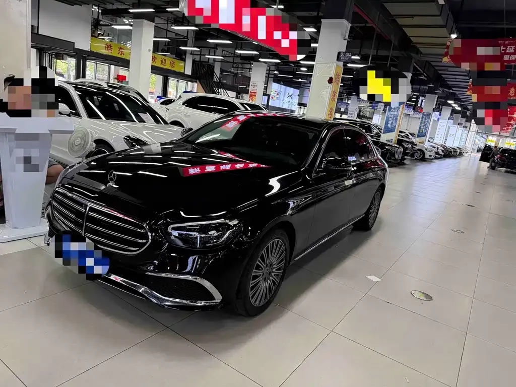 Mercedes-Benz E-Class — фото 1