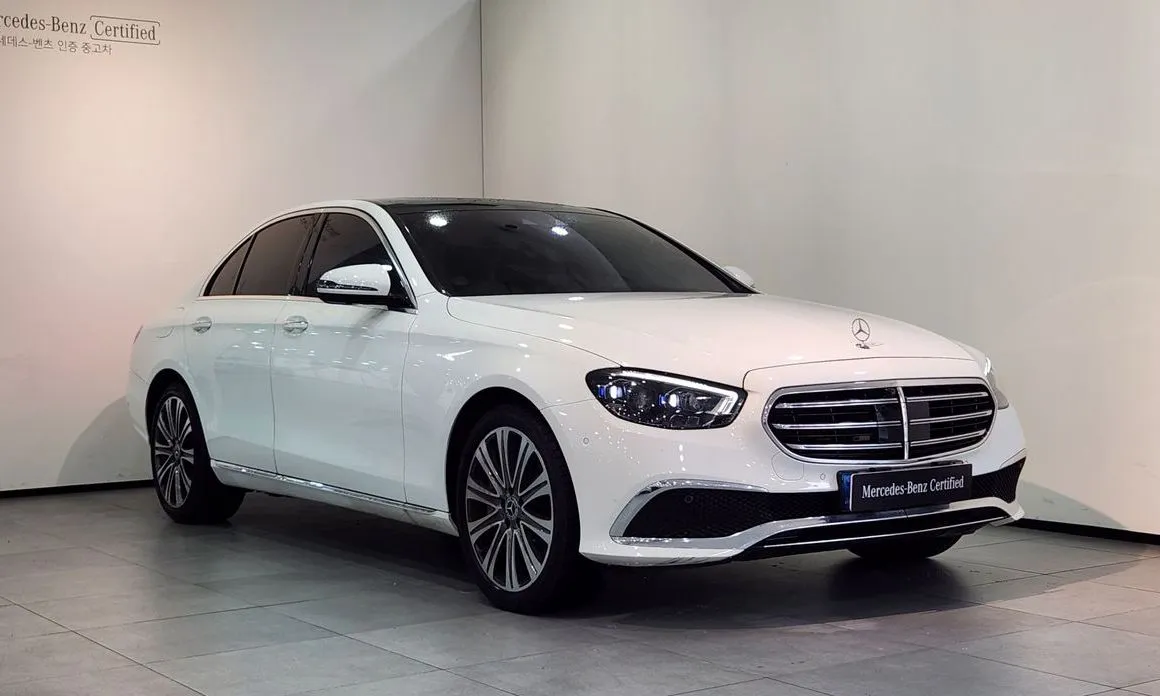 Mercedes-Benz E-Class — фото 1
