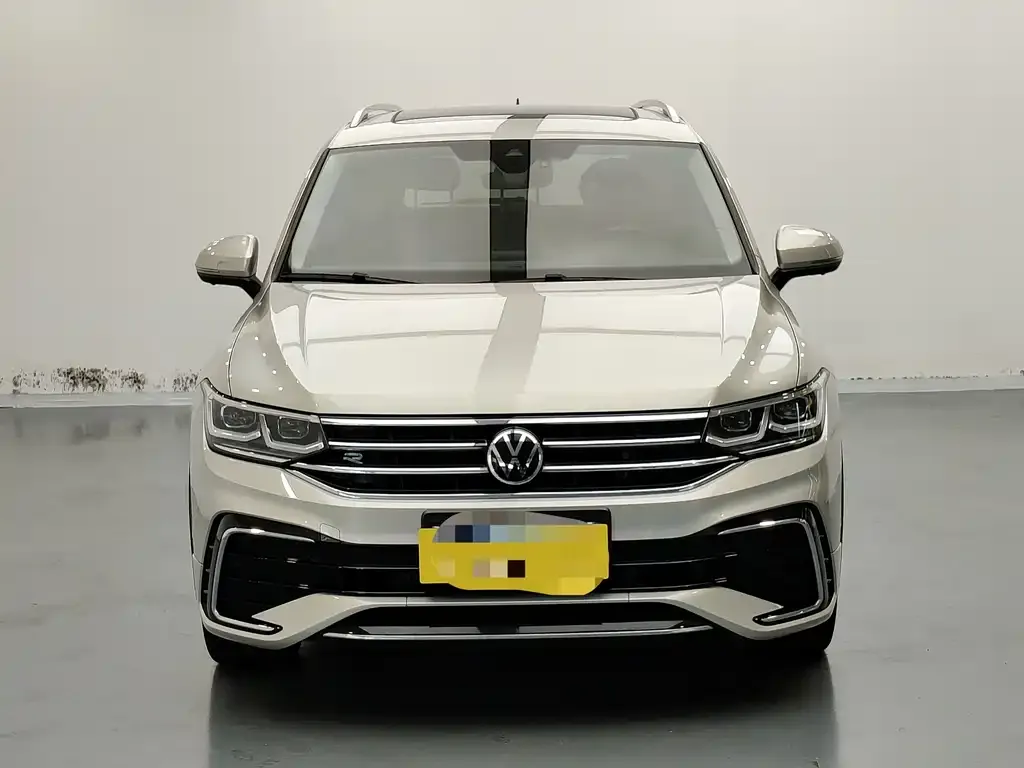 Volkswagen Tiguan L — фото 9