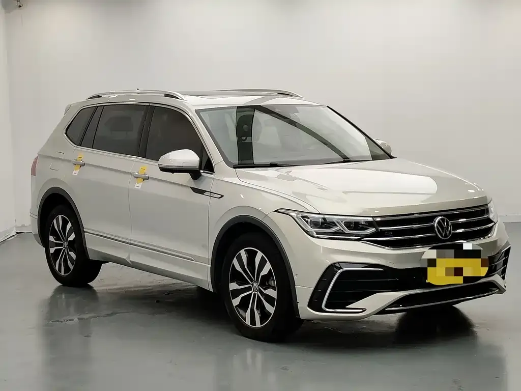 Volkswagen Tiguan L — фото 6