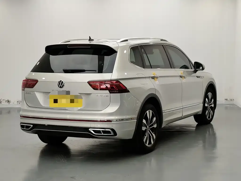 Volkswagen Tiguan L — фото 5