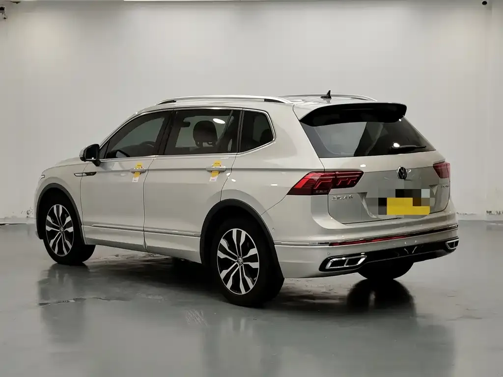 Volkswagen Tiguan L — фото 8