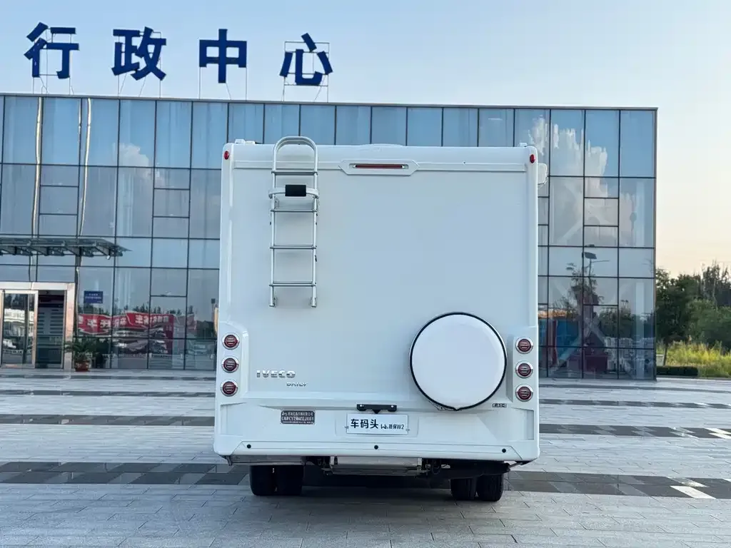 IVECO Ousheng — фото 10