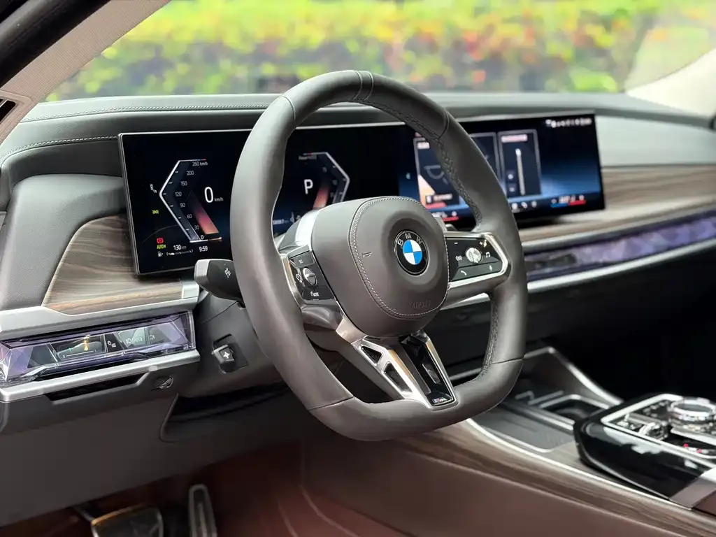 BMW 7 Series — фото 2