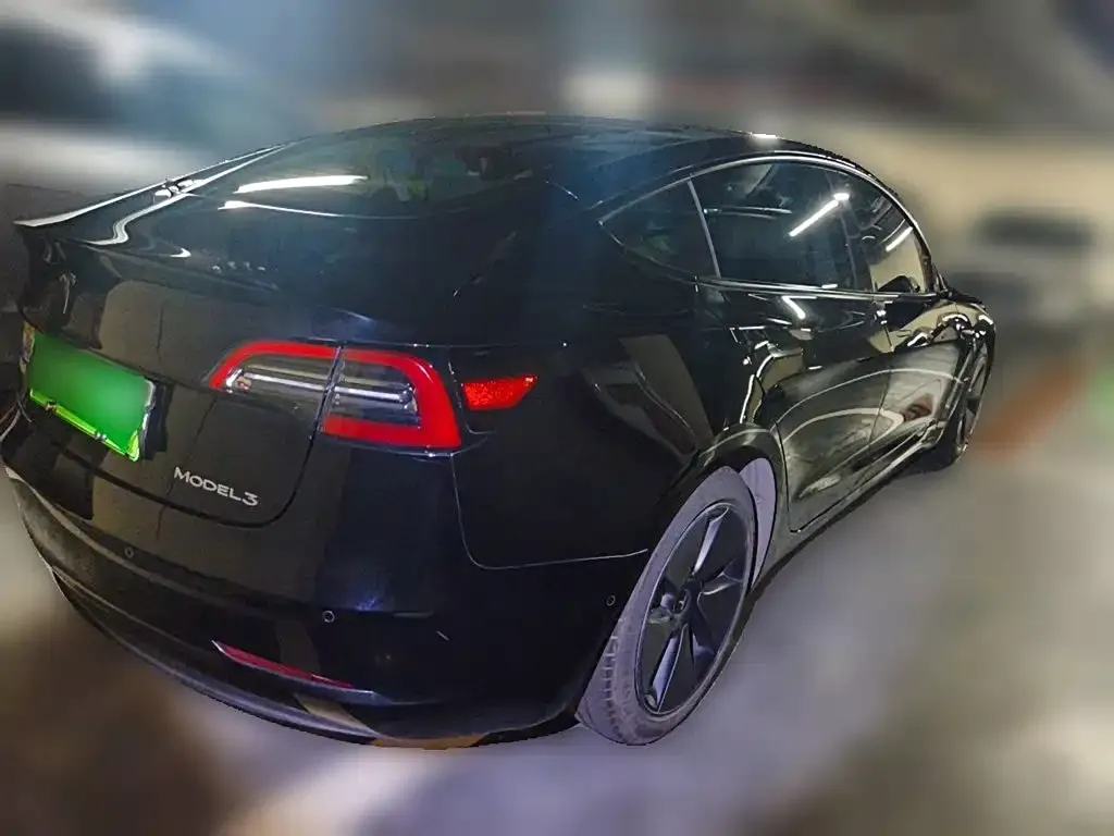 Tesla Model 3 — фото 2