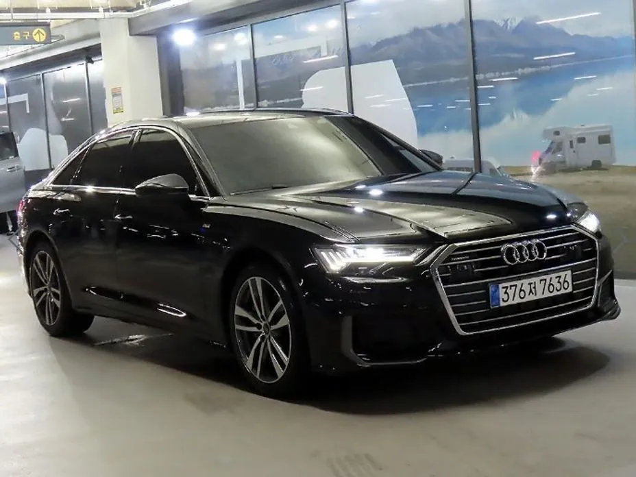 Audi A6 — фото 1