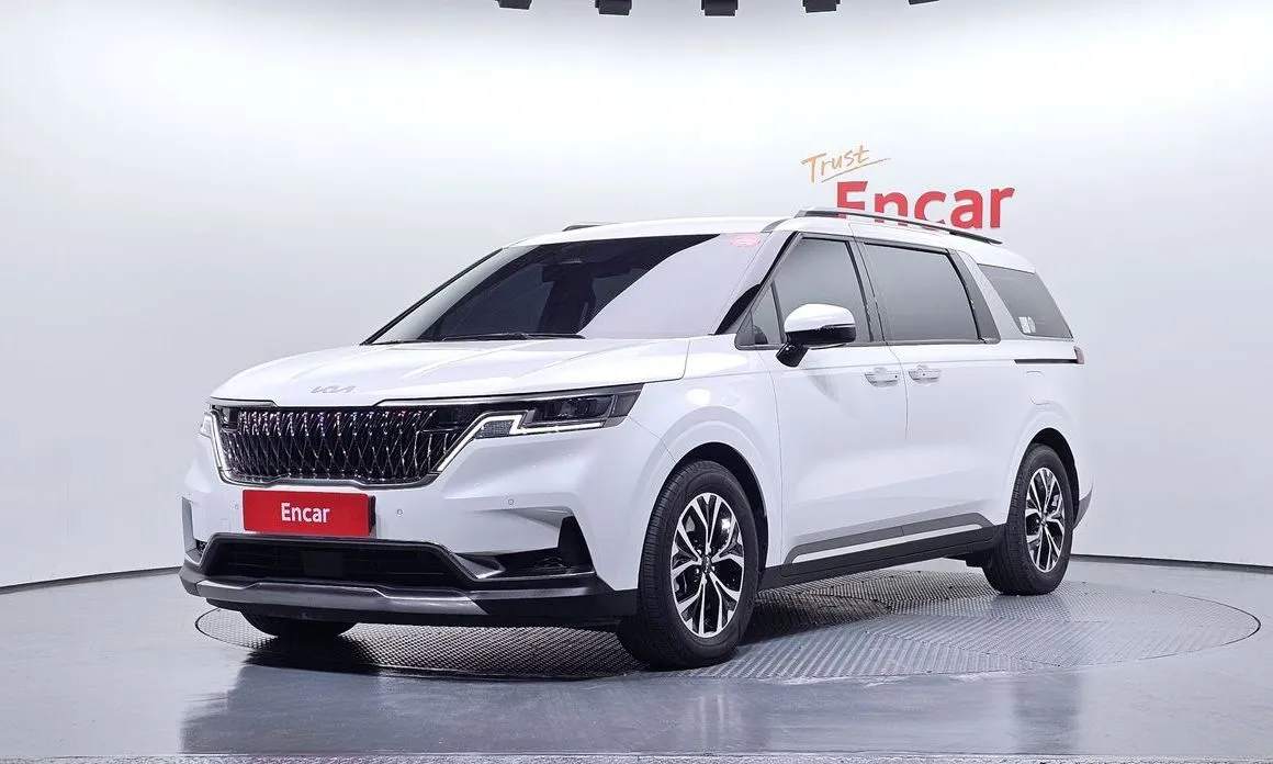 Kia Carnival — фото 1