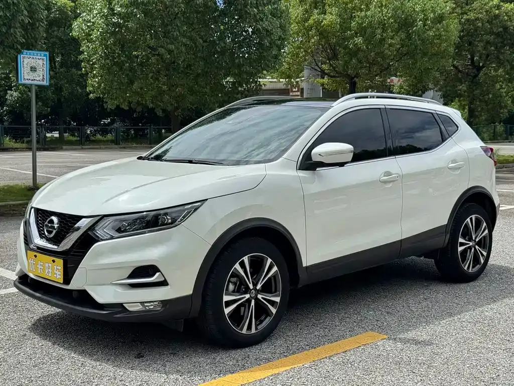 Nissan Qashqai — фото 1