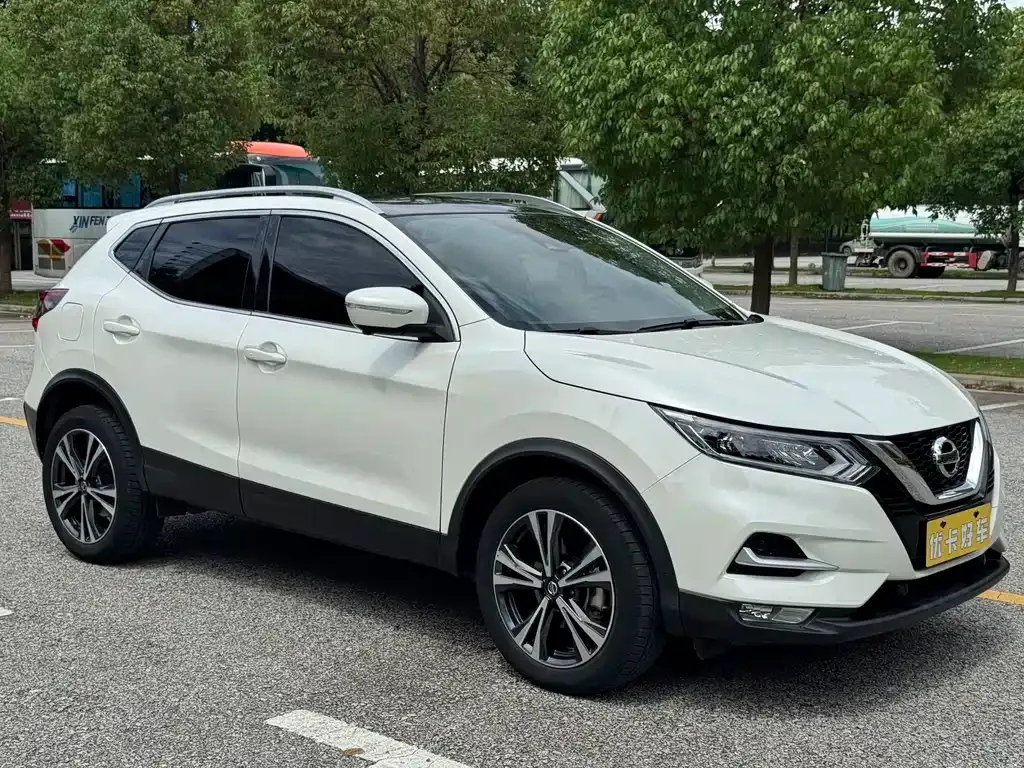 Nissan Qashqai — фото 8