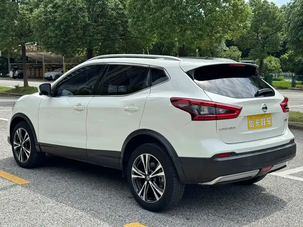 Nissan Qashqai — фото 7