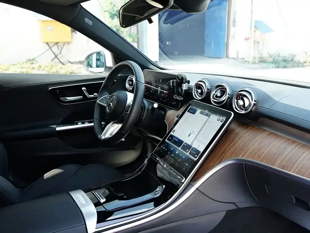 Mercedes-Benz C-Class — фото 10