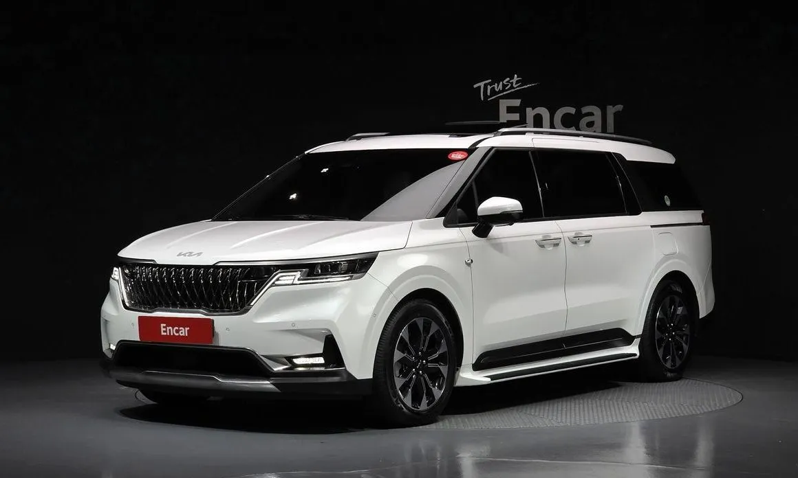 Kia Carnival — фото 1