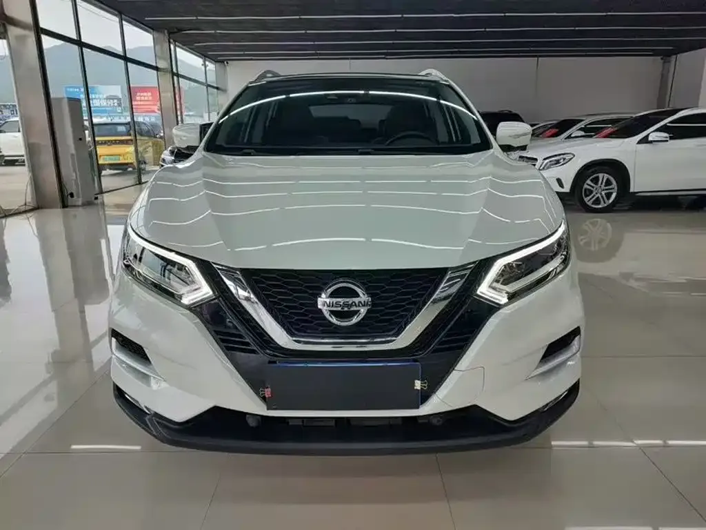 Nissan Qashqai — фото 1