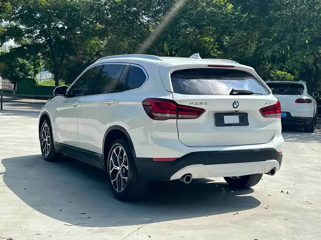BMW X1 — фото 5