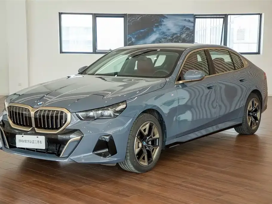 BMW 5 Series — фото 10