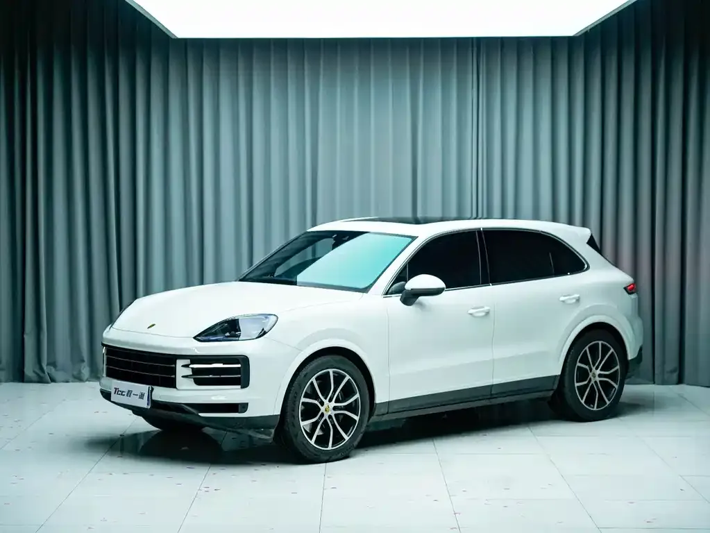 Porsche Cayenne — фото 1