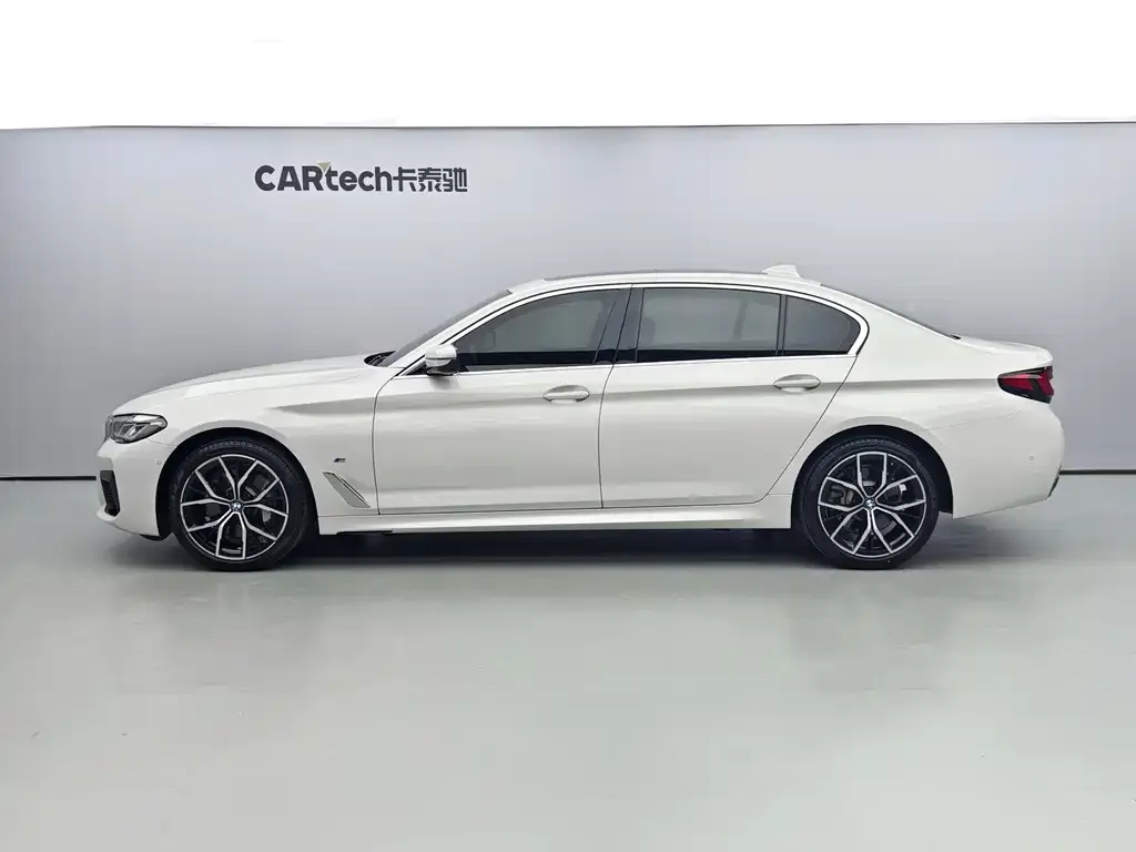 BMW 5 Series — фото 4