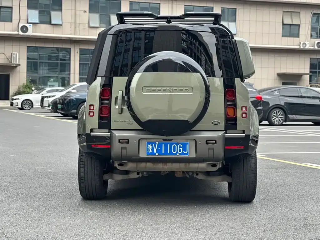 Land Rover Defender — фото 6