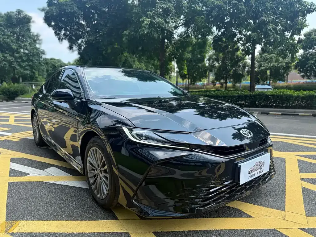 Toyota Camry — фото 7