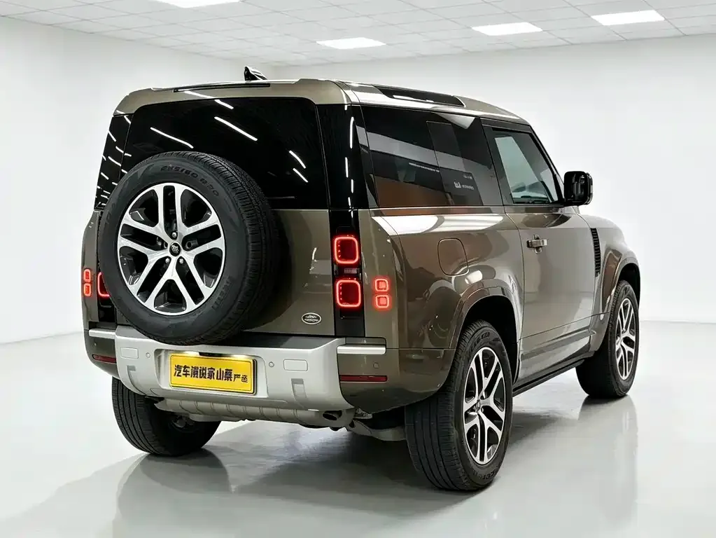 Land Rover Defender — фото 6