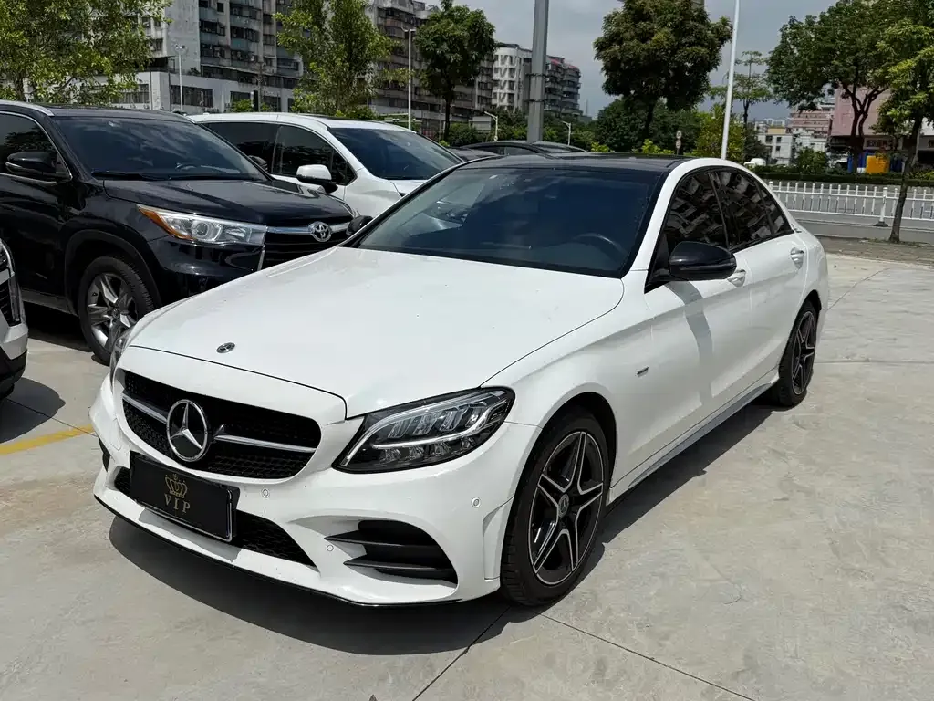 Mercedes-Benz C-Class — фото 1
