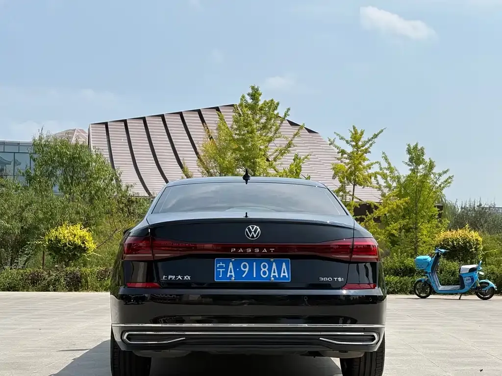 Volkswagen Passat — фото 7