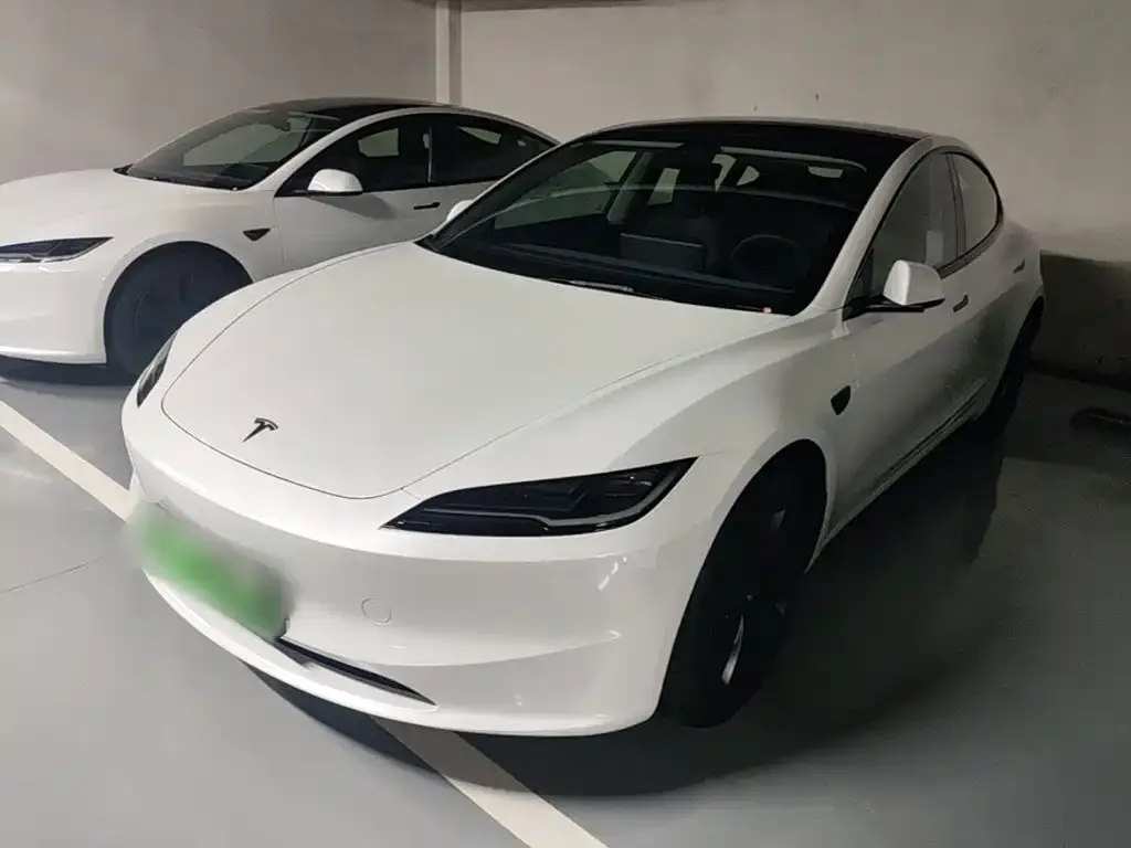 Tesla Model 3 — фото 1