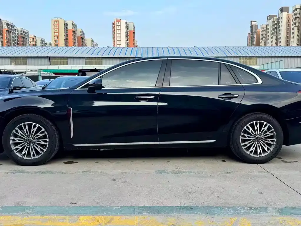 Hongqi H5 — фото 8