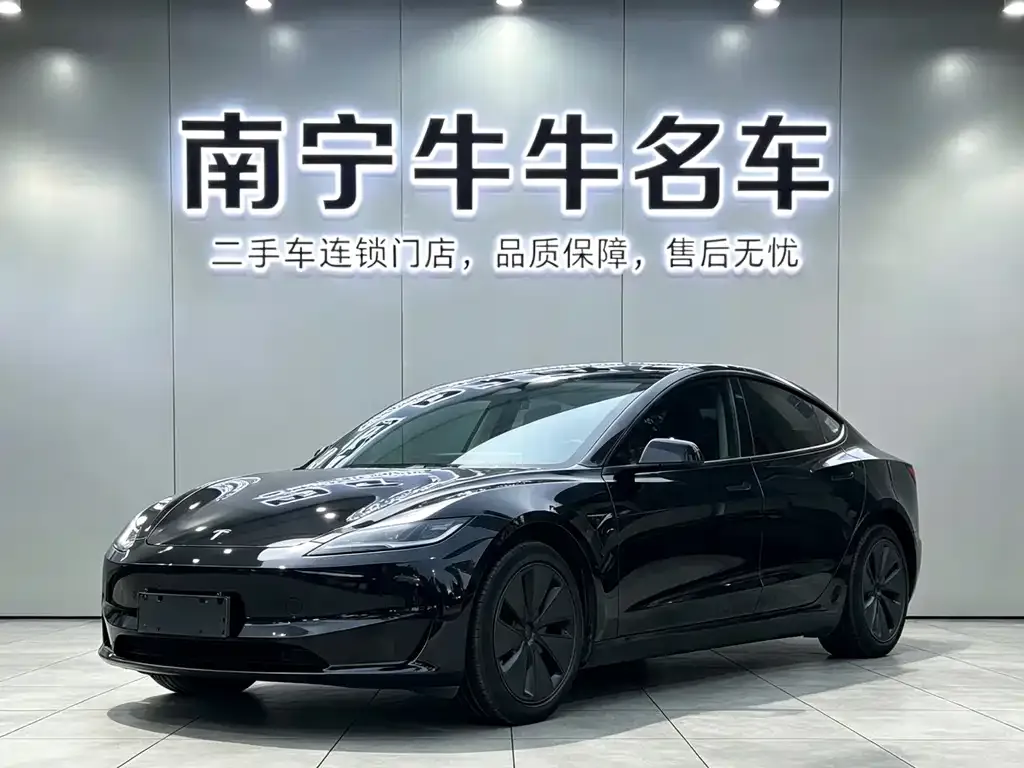 Tesla Model 3 — фото 1