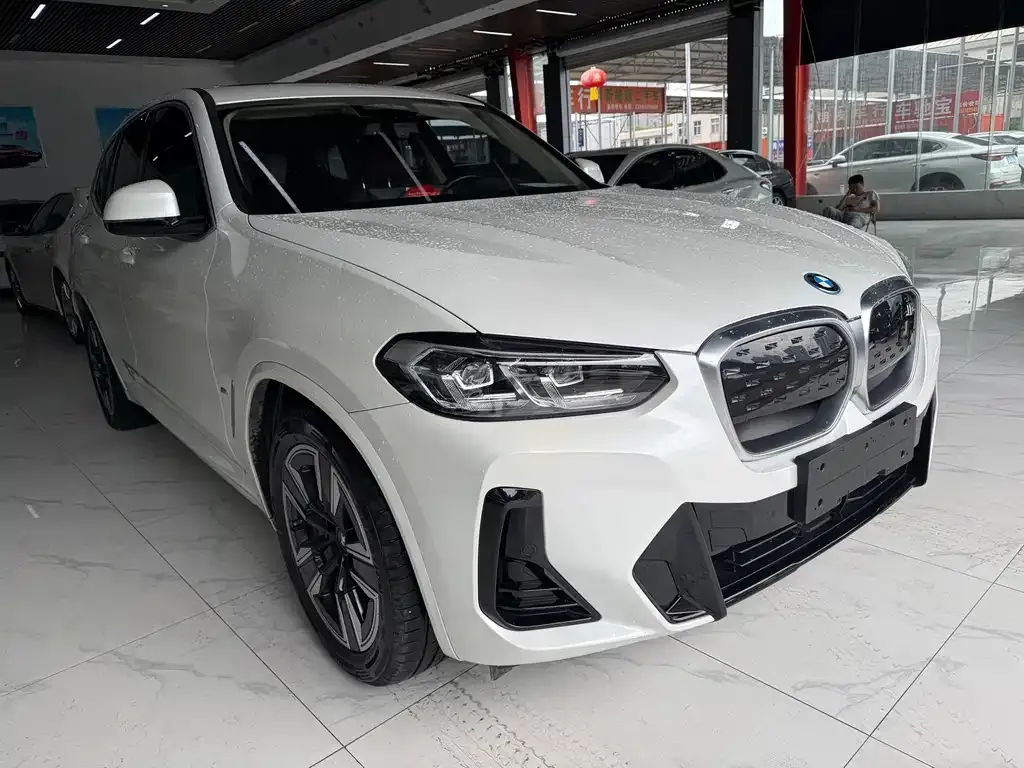 BMW iX3 — фото 2