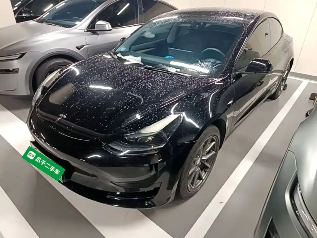 Tesla Model 3 — фото 1