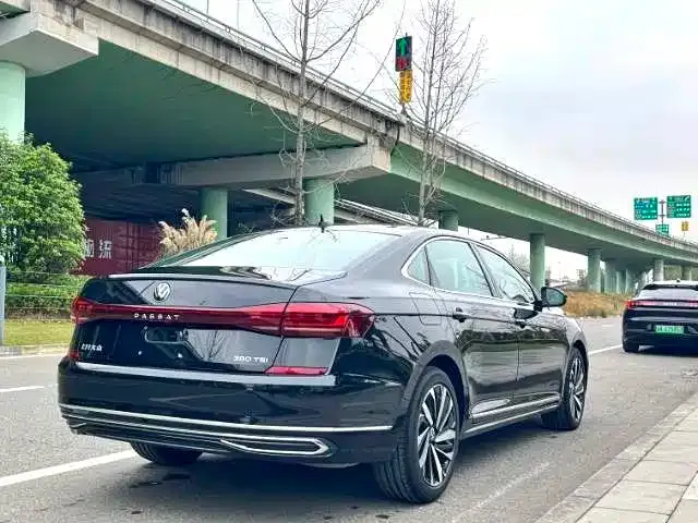 Volkswagen Passat — фото 6