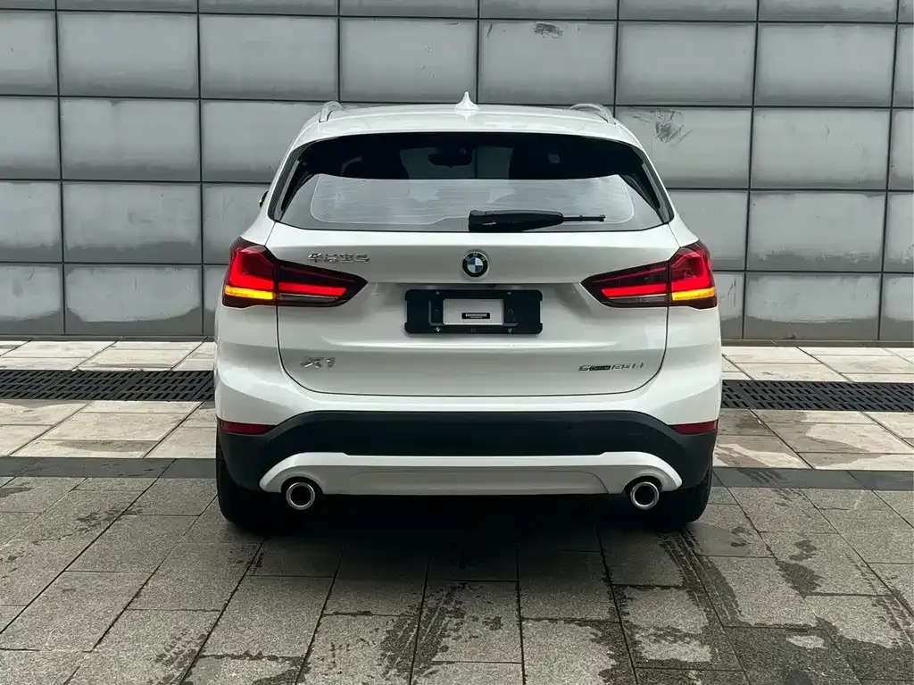 BMW X1 — фото 10