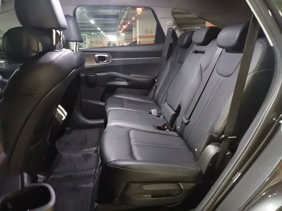 Kia Sorento — фото 5