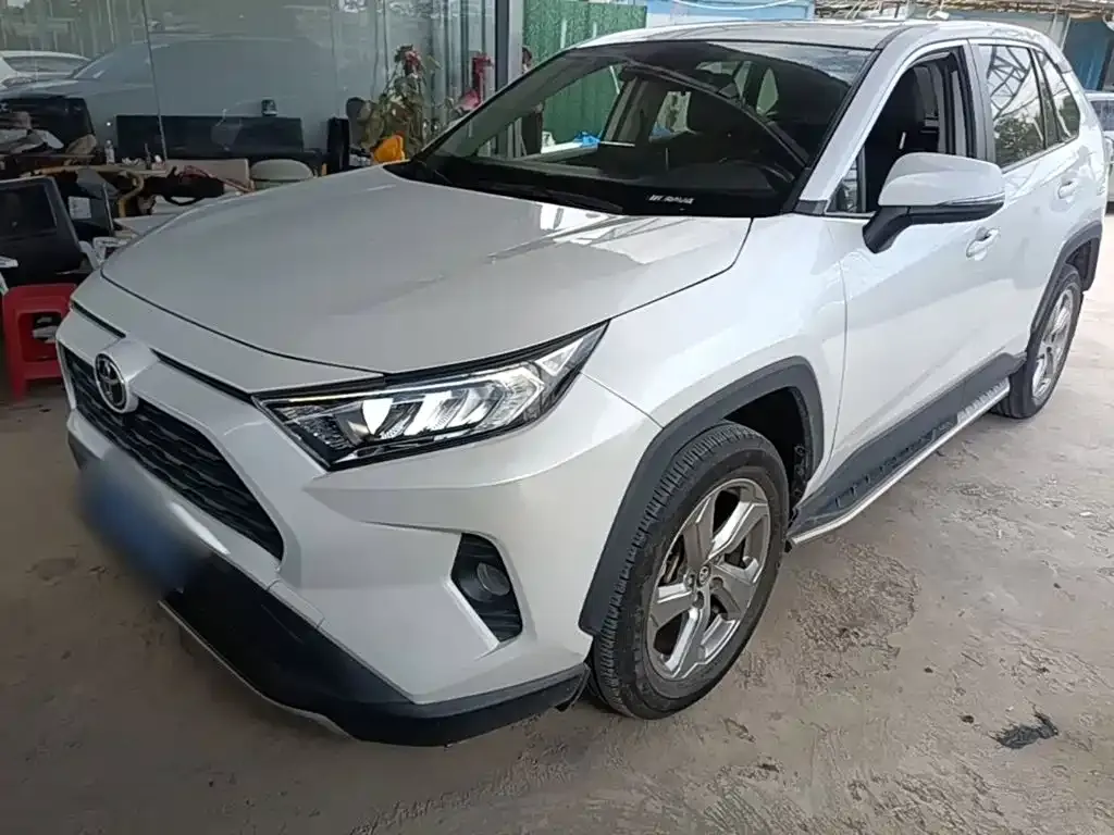 Toyota RAV4 — фото 2