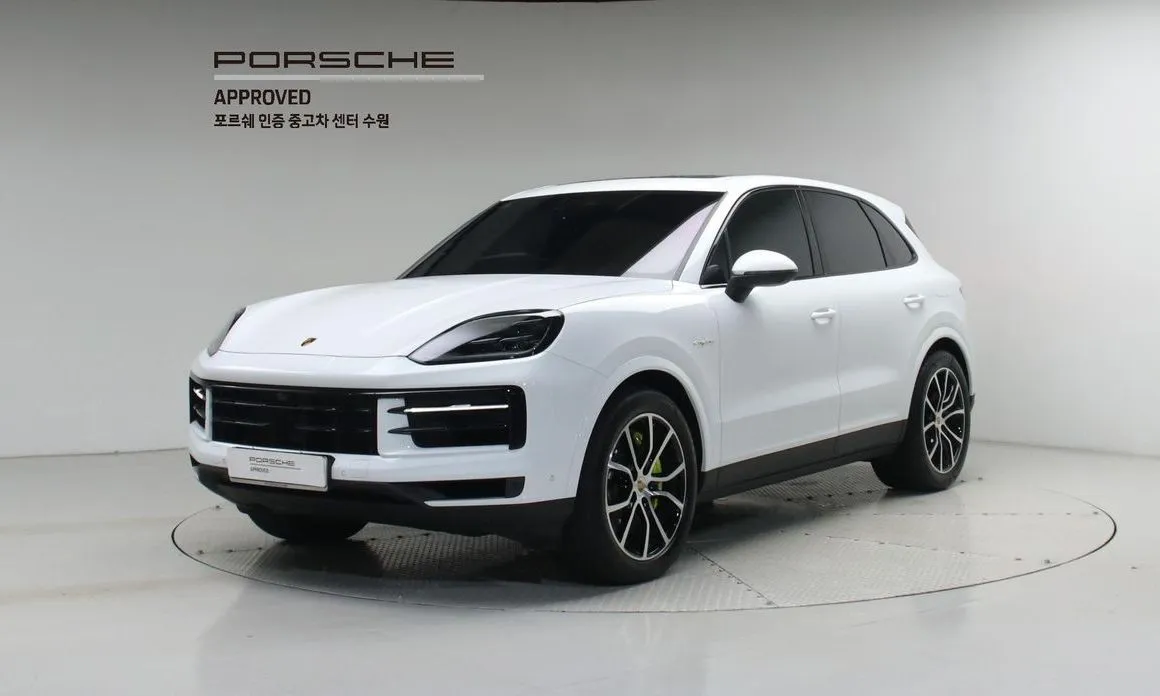 Porsche Cayenne — фото 1