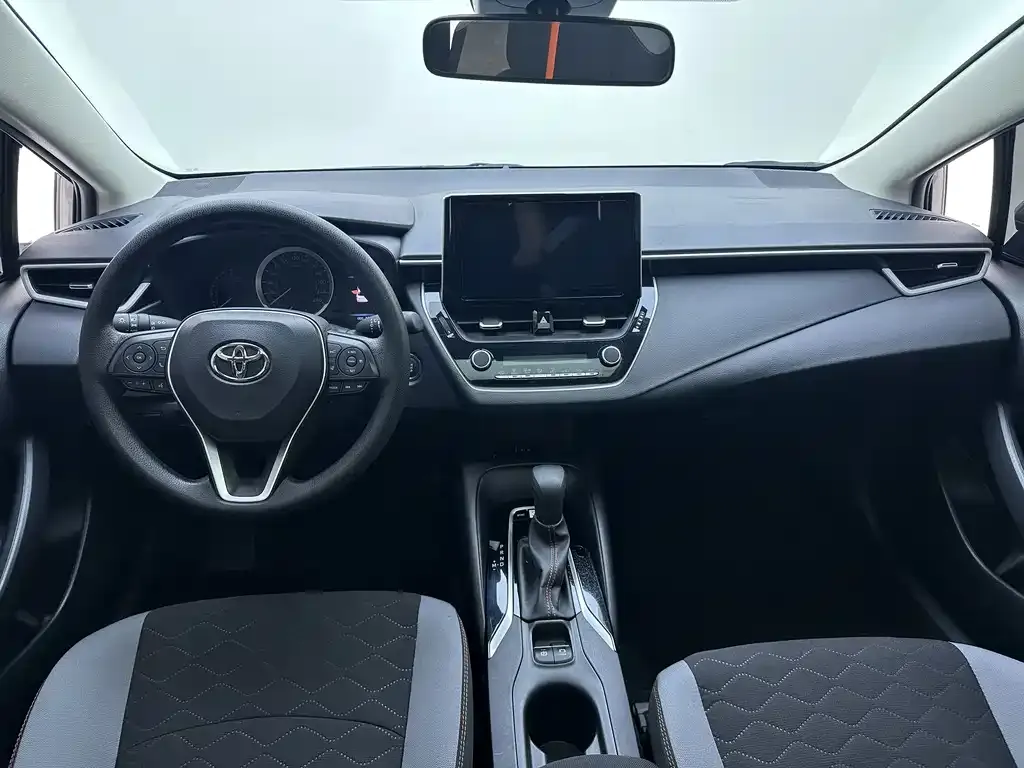Toyota Corolla — фото 8
