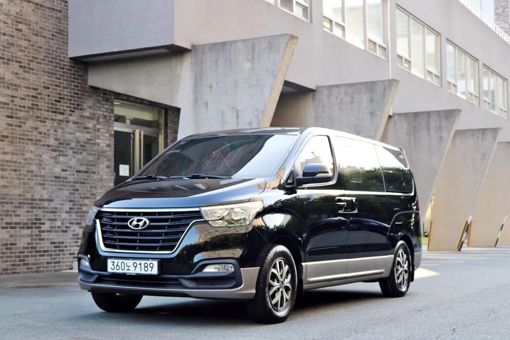 Hyundai Starex — фото 1