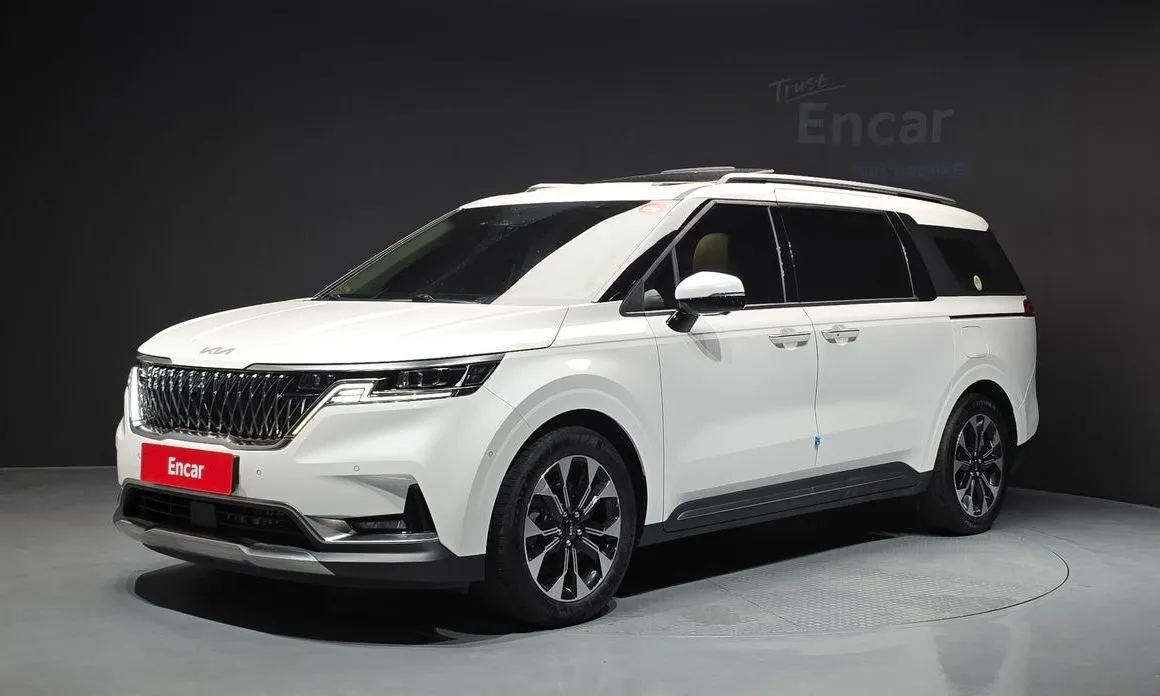 Kia Carnival — фото 1