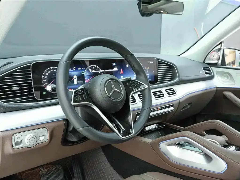 Mercedes-Benz GLS — фото 7