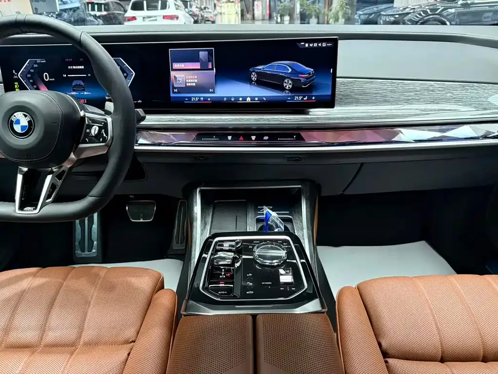BMW 7 Series — фото 10