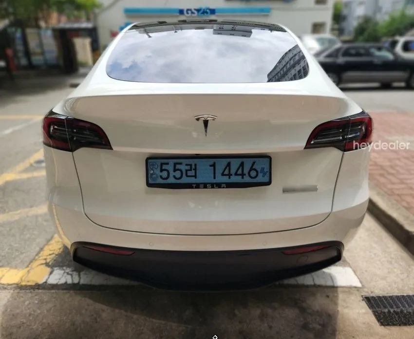 Tesla Model Y — фото 9
